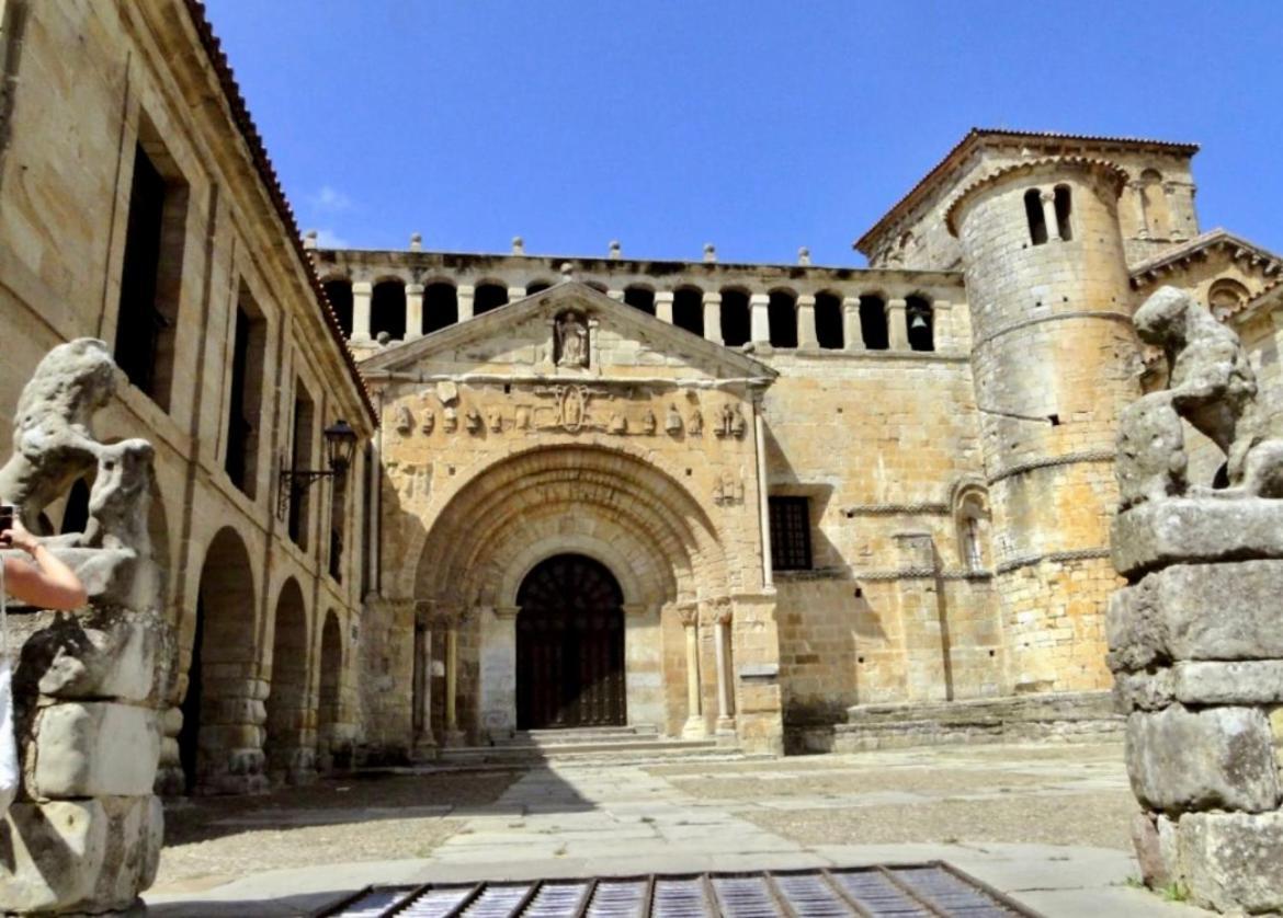 Apartamentos Nel I Santillana del Mar Eksteriør bilde